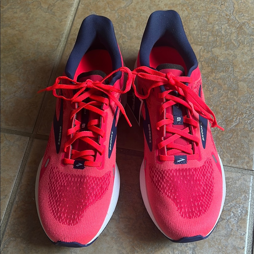 Brooks Women’s Launch 9 Neutral Running Shoe Red Size 91/2